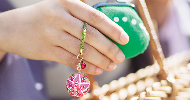 春夏の装いにぴったりな和の手芸「手鞠」。人気手鞠作家・寺島綾子さん