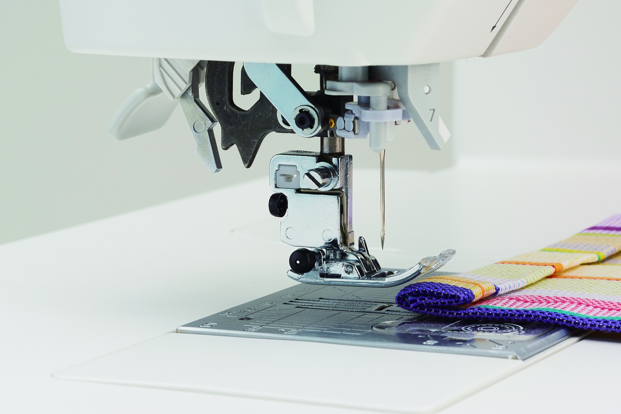 KIREI HZL-NX7 - Computerized Sewing - Sewing - Products