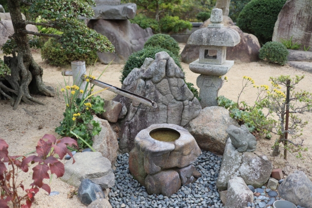 庭造りをするなら！灯籠を置くと良い理由とは？