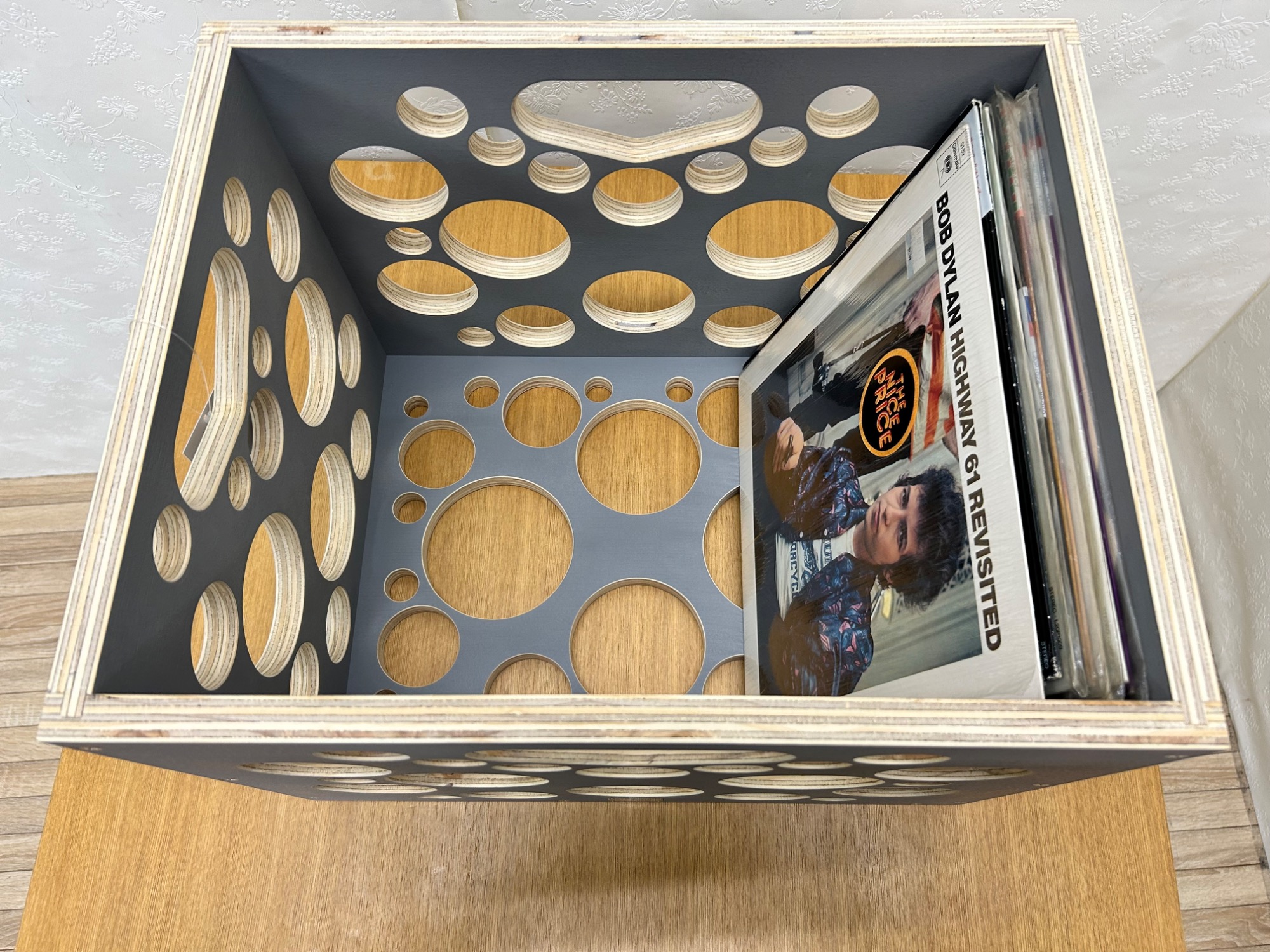 新品未開封品】Tom Sachs FURNITURE レコードケース グレー 新入荷情報