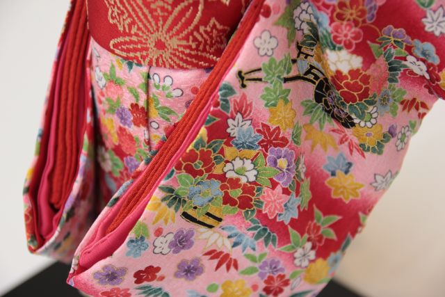 ピンク色の着物を着た市松人形です。伝統工芸士の作品です。 | 岡崎市