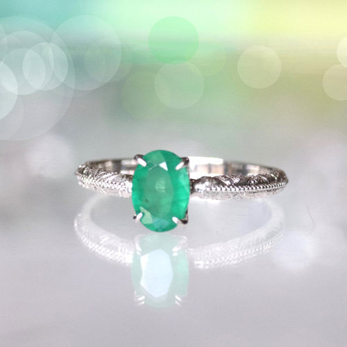 天然エメラルド0.799ctカラットの刻み模様シルバーリング シルバー925