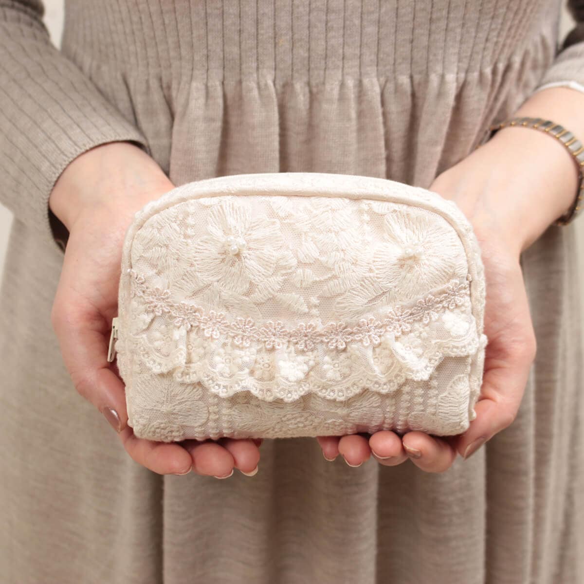 memoire チュールレース ジップポーチ 約10×15×4.5cm｜インテリア