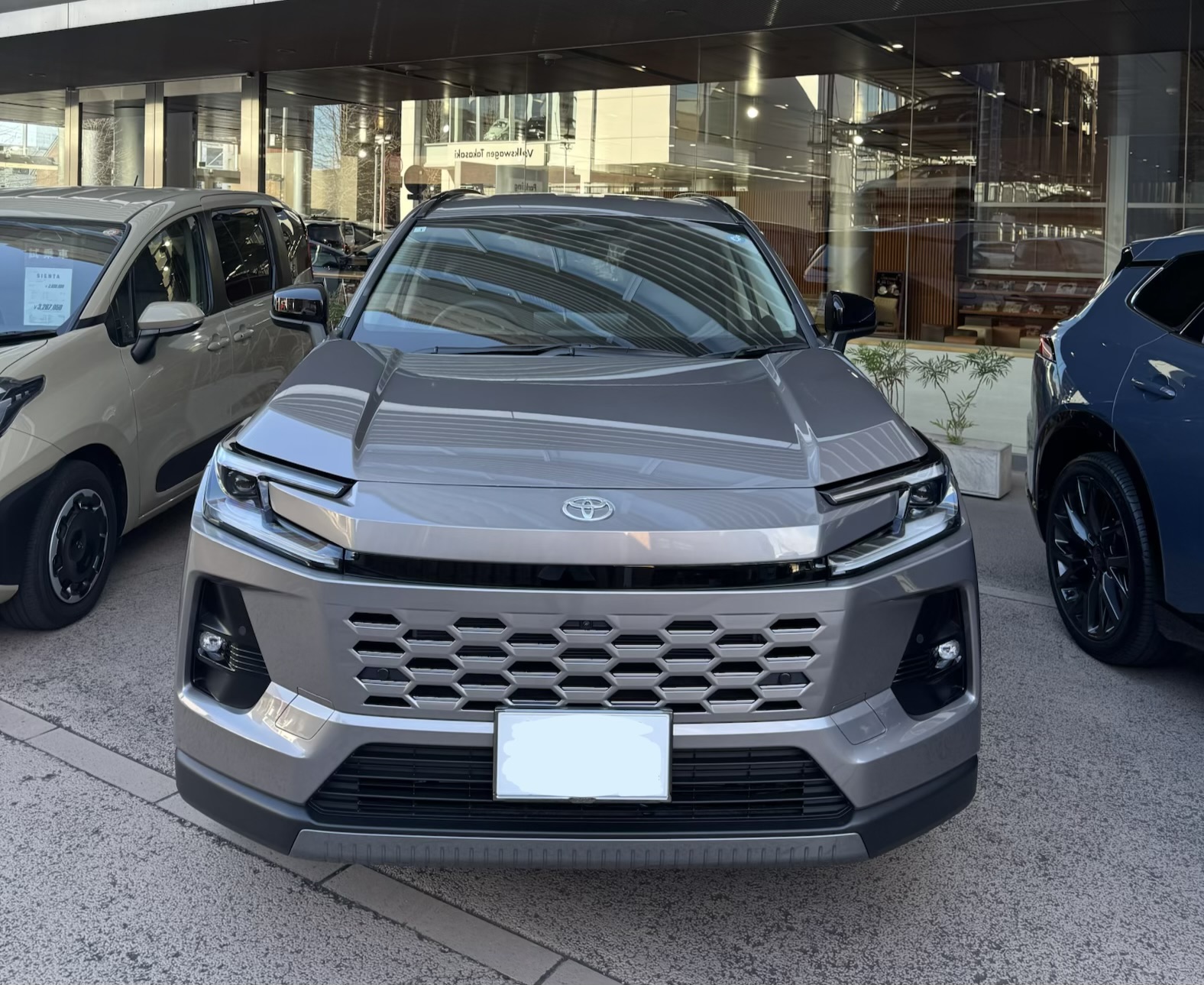 新型RAV4」の試乗車ございます！HYBRID Z のアバンギャルドブロンズ