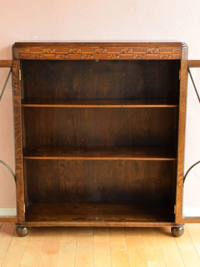 イギリスアンティークのおしゃれな扉付き本棚、オーク材のブックケース