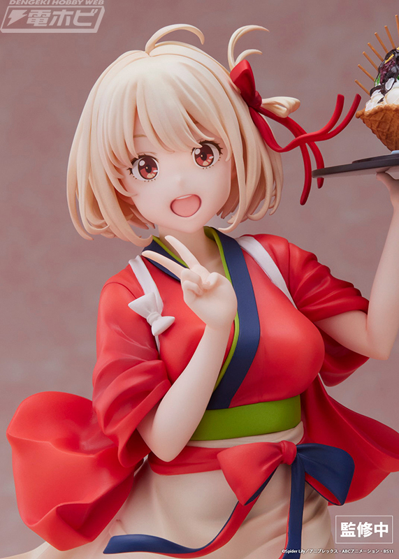 明るい笑顔が魅力的！『リコリス・リコイル』錦木千束が喫茶リコリコの