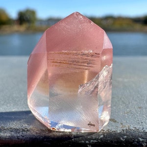 レアAAAグレードピンクリチウムクォーツ大きめタワーポイント
