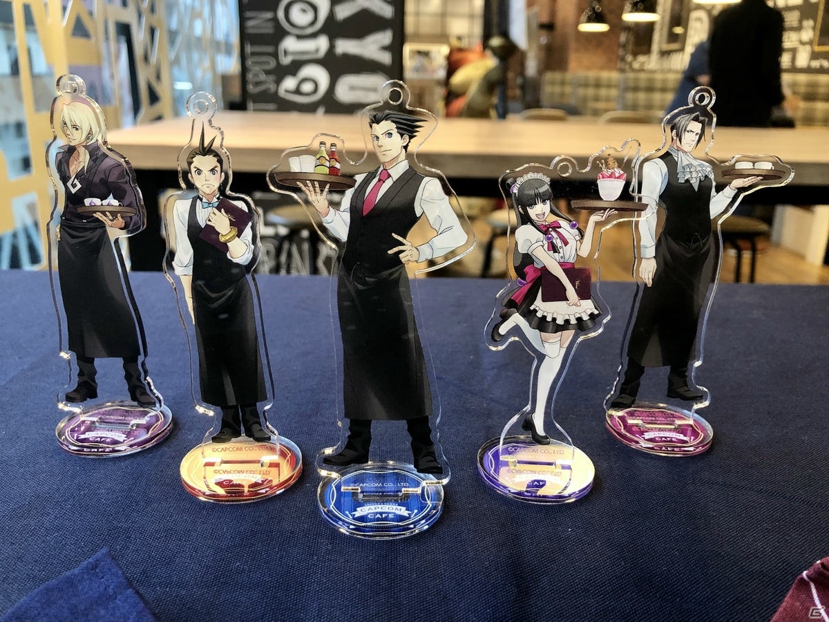 メインビジュアルを使用したアクスタは必見！「逆転裁判」コラボが