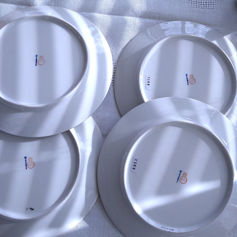 KPMベルリン金彩控えめのKURLANDのカップソーサーとケーキプレート