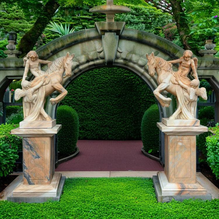 天然大理石彫刻 馬に乗る天使 ペア 対 185cm 台座付き エンジェル 石像