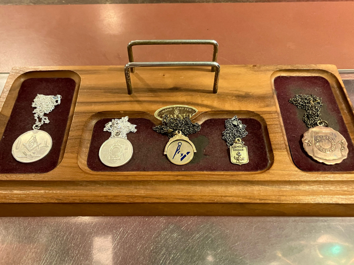 ヴィンテージのフリーメイソン・ネックレスがまとまって入荷 : 町田の