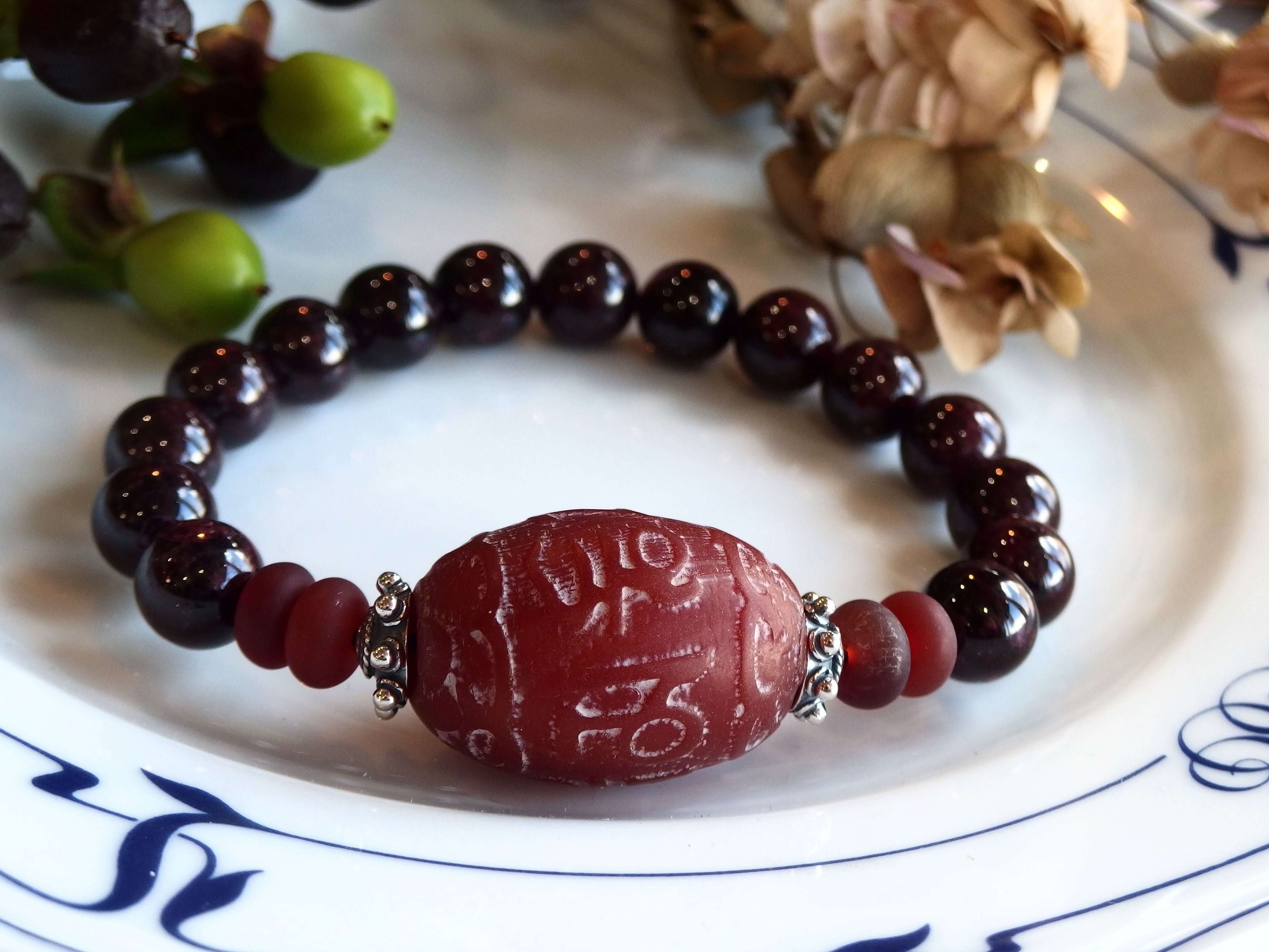 882 天珠 卍六字真言天珠 梵字 彫刻 凸凹 貴重 珍品 dzibeads！ 882