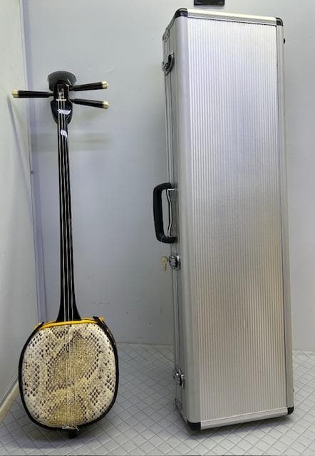 三味線　アルミハードケース付き　三線　楽器　程度良好！ 三線用アルミハードケース（2種） 1丁入れ・2丁入れ : 琉球楽器また