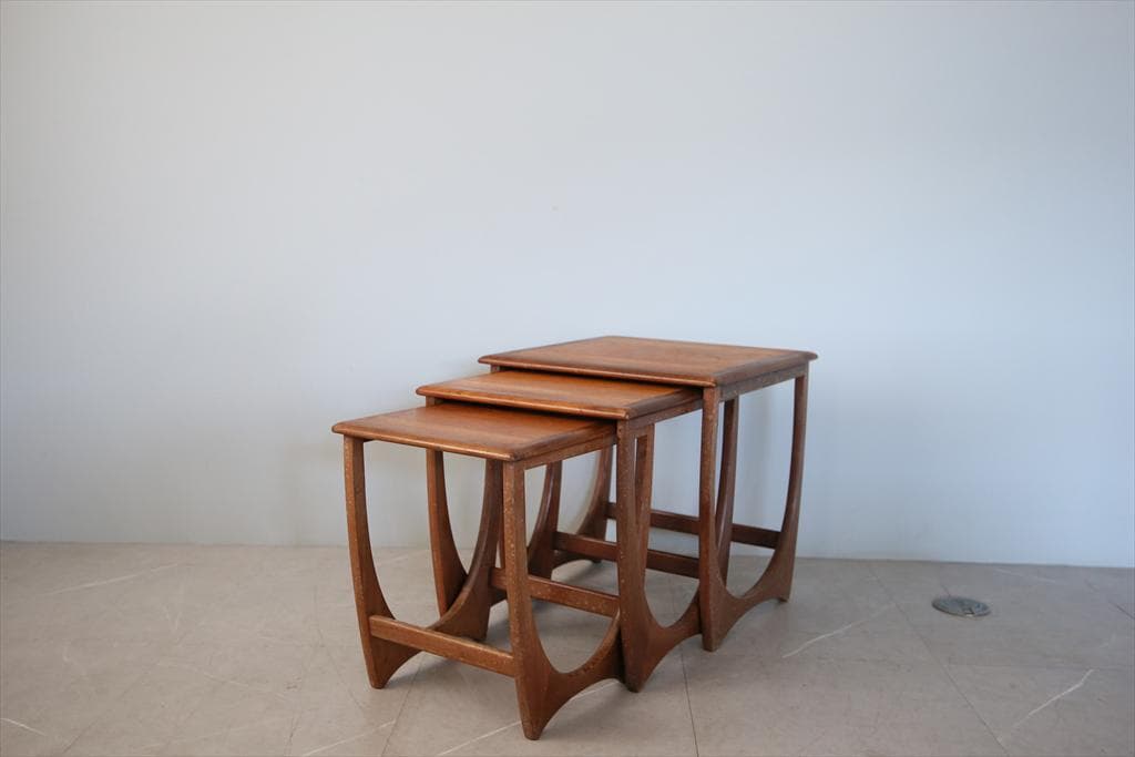 英国アンティークG-PLANジープランネストテーブル3台/収納机91-108) 英国アンティークG-PLANジープランネストテーブル3台/収納机91-143-3