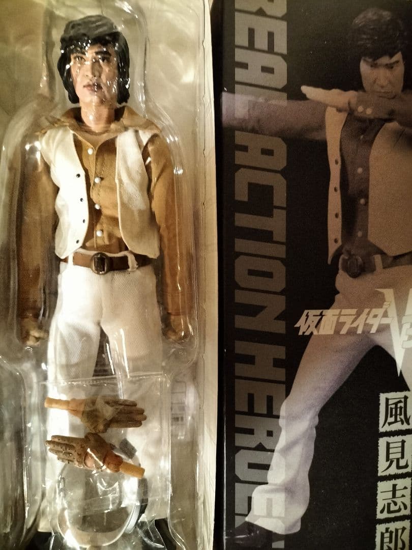 メディコムトイ 仮面ライダーV3 風見志郎リメイク品! - メルカリ