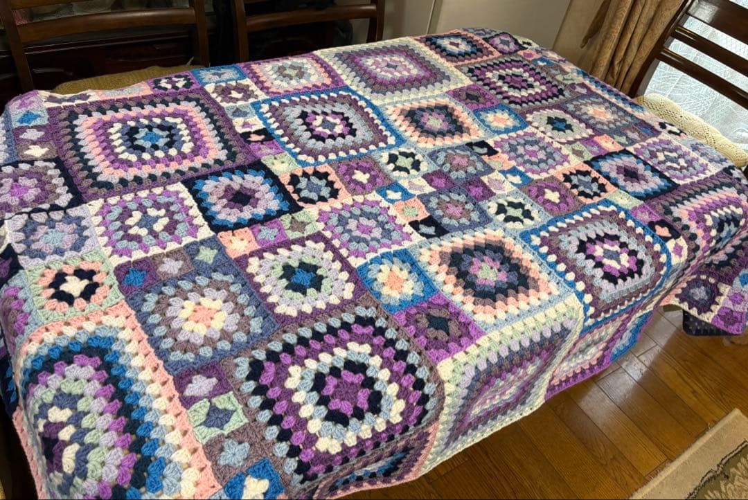 大判✳︎ハンドメイド✳︎グラニースクエア✳︎ブランケット✳︎マルチカバー ハンドメイド かぎ針編み グラニースクエア ブランケット ひざ掛け