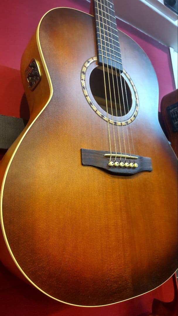 【Art&Lutherie】 FolkCedar AntiqueBurst QI Art & Lutherie Folk Cedar Antique Burst QI Acoustic Electric