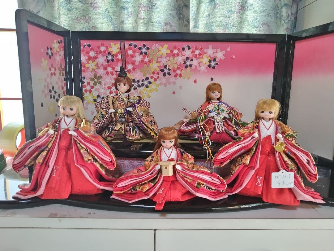 リカちゃん　雛人形 ② 親王と三人官女（リメイク品） 雛人形 リカちゃん はると君 親王雛セット リメイク品 - メルカリ