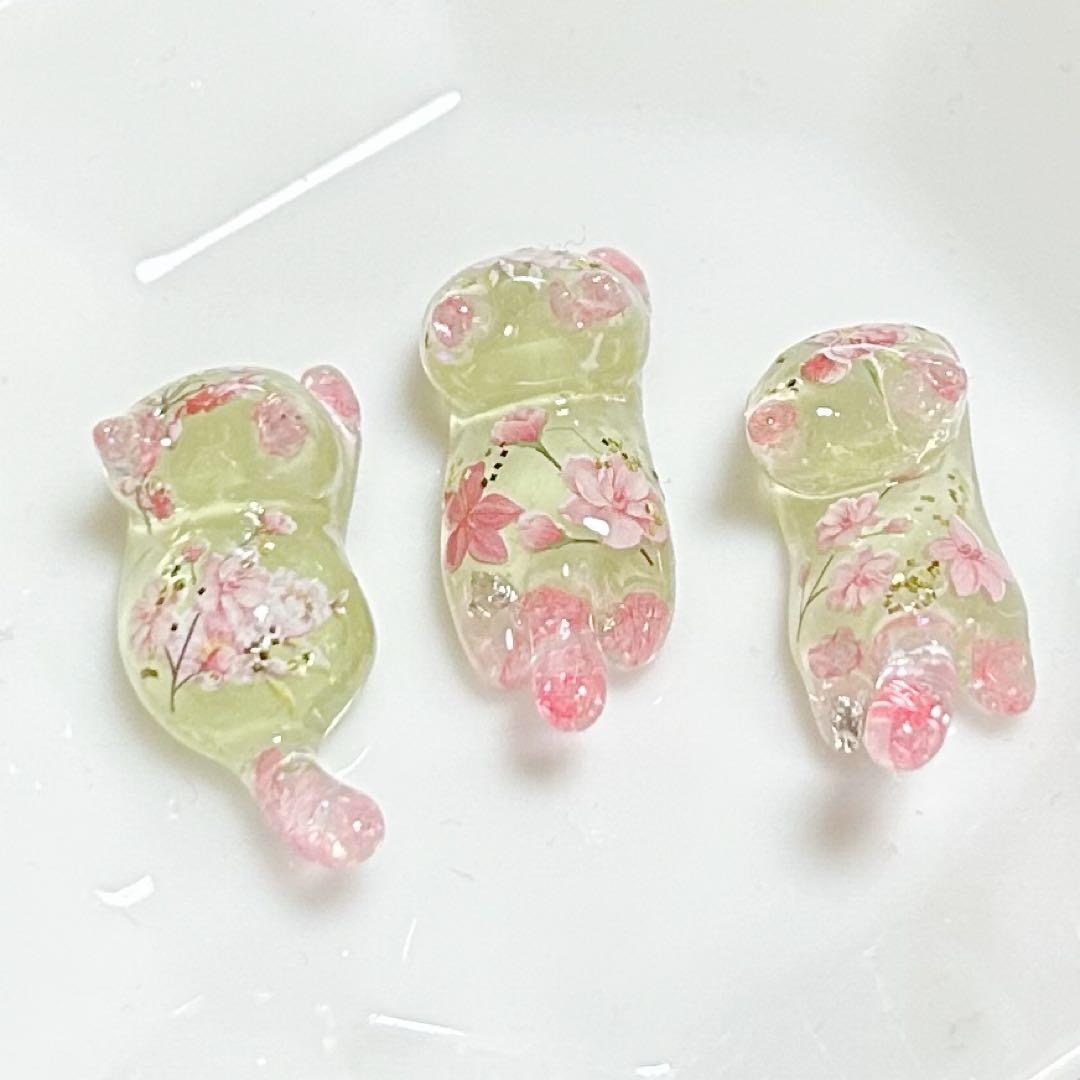 No.2900 ねこちゃん3種 ハンドメイドレジンパーツ - メルカリ