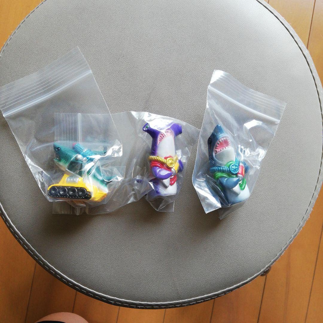 サメのソフビ 3体セット Amazon.co.jp: ひでさん サメ 青 灰 黒 3体セット ホオジロザメ ソフビ