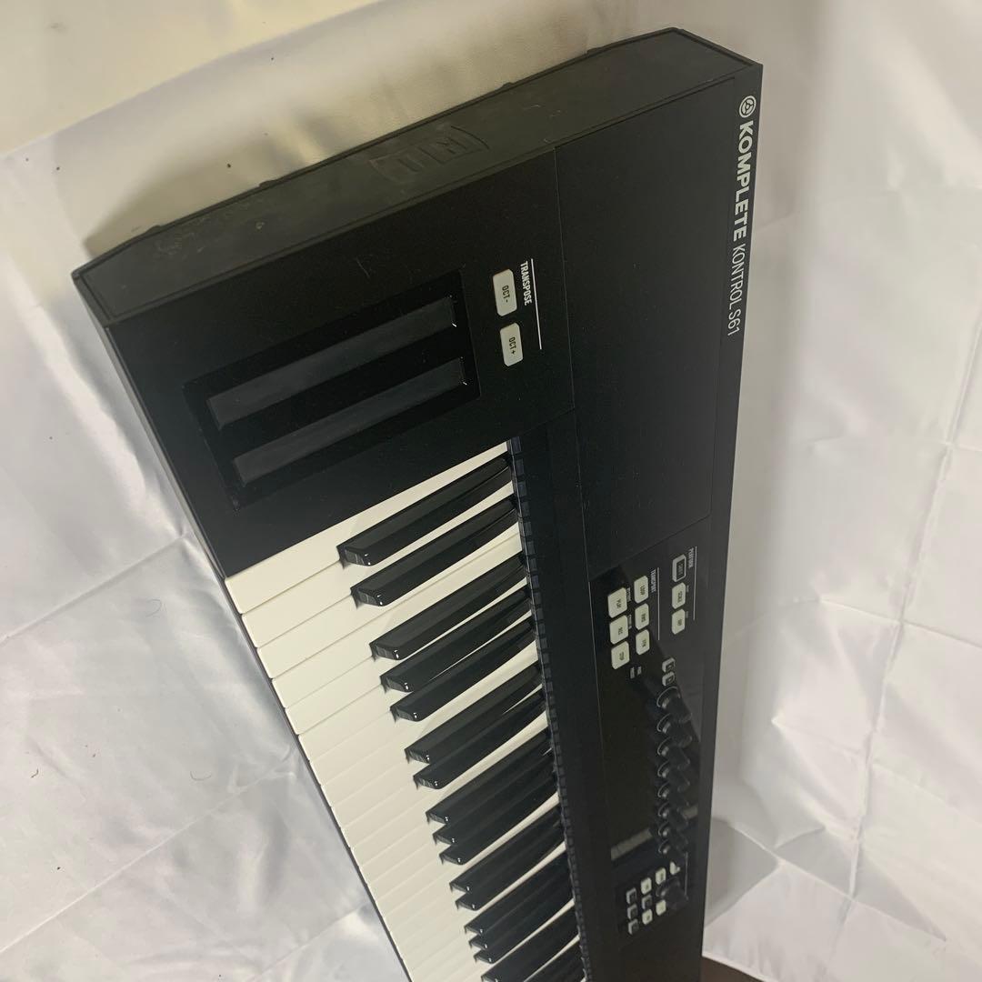 KOMPLETE KONTROL S61 MIDIキーボード MK1 Amazon | Native Instruments S-シリーズキーボード KOMPLETE KONTROL