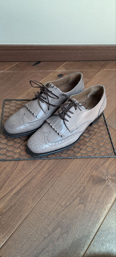 Pertini ベージュ レザー ウィングチップシューズ サヤ SAYA オールウェザー対応防水ウィングチップシューズ （ベージュ