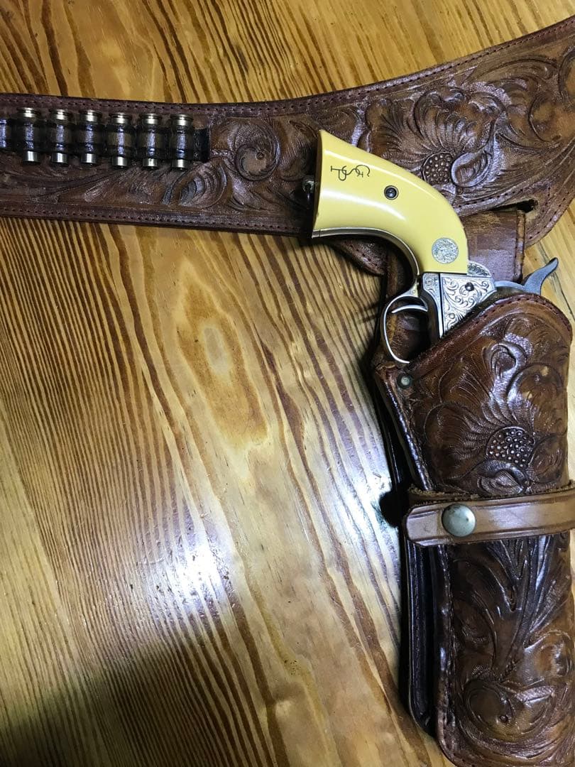 パットン将軍　コルト　ガンベルト付き！ 金属製モデルガン パットン将軍記念モデル コルト45 SAA SMG規格