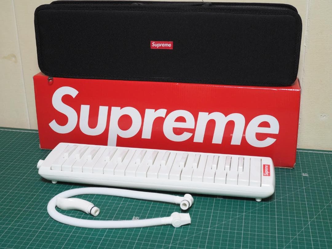【中古・美品】Supreme Hohner Melodica シュプリーム Supreme x Hohner Melodica White FW18 Fall Winter keyboard