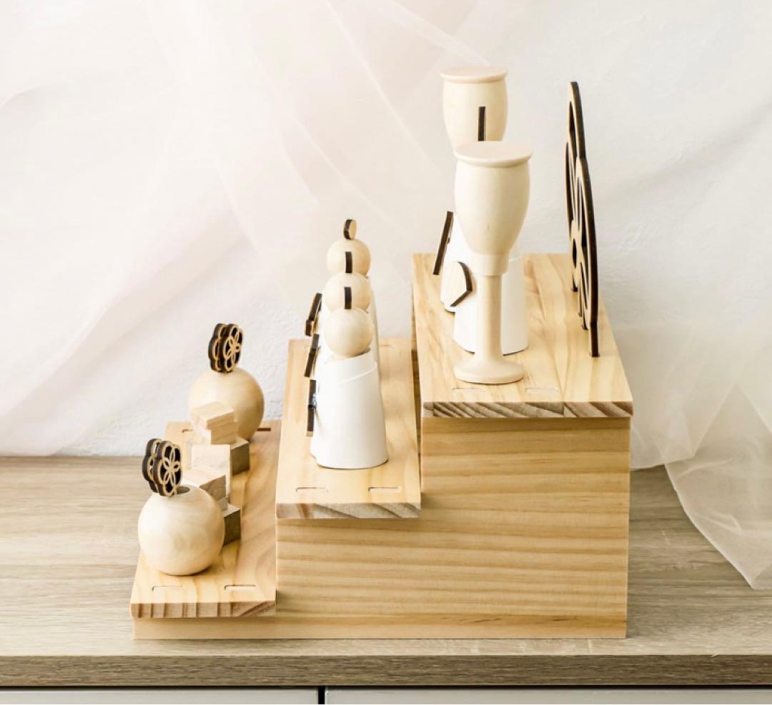 3COINS ひな祭り飾り 木製スリーコインズひな人形3段 - メルカリ