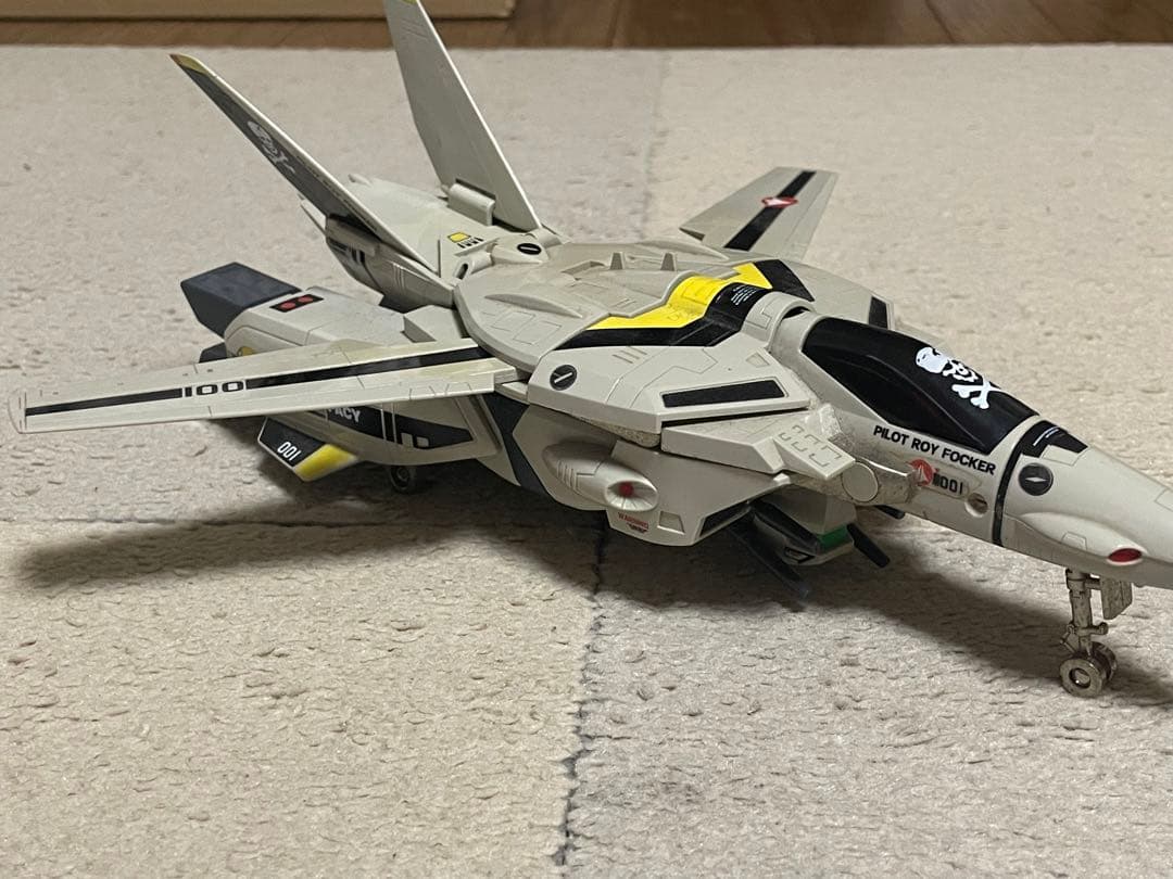【希少】 超時空要塞マクロス 1/55 VF-1S ロイフォッカー Amazon.co.jp: 超時空要塞マクロス 1/48 VF-1S ロイ・フォッカー機