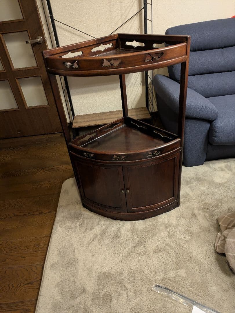 （引き取り専用）アジアン家具木製コーナーラック 彫刻入り アカシア 無垢材 3段 コーナーラック 一枚板 天板 H90cm W25cm スリム