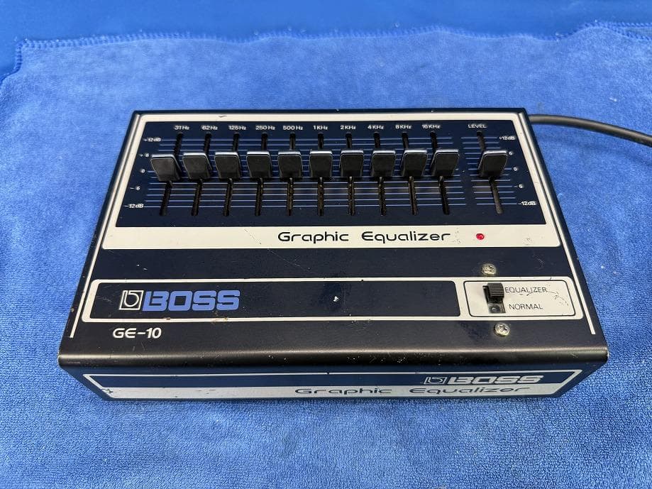 BOSS GE-10 GraphicEqualizerグラフィックイコライザー GE-10 Graphic Equalizer - Boss GE-10 Graphic Equalizer - Audiofanzine