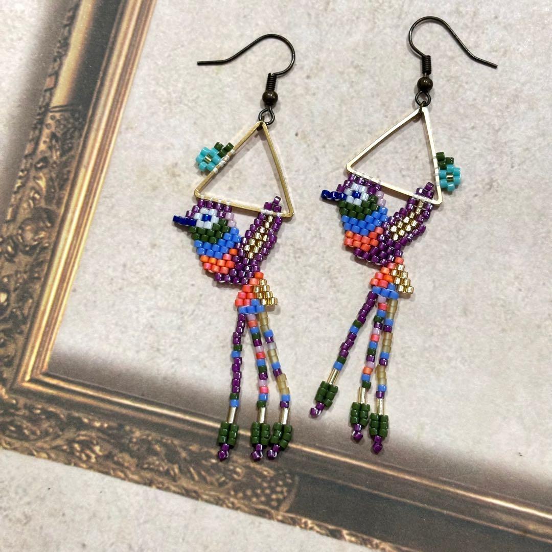 デリカビーズピアス 鳥フリンジピアス飛んでる鳥さんfly ver.花 #a551