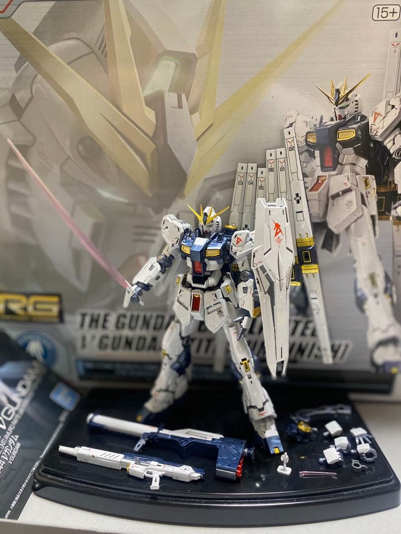 RG 1/144 ガンダムベース限定Vガンダムチタニウムフィニッシュ Amazon | RG 1/144 ガンダムベース限定 νガンダム[チタニウム