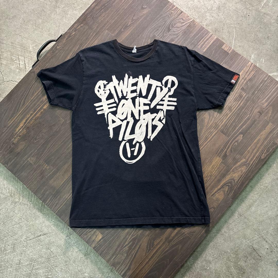 8SM1 トゥエンティワンパイロッツ　バンドTシャツ　黒　M 古着 used 8SM1 トゥエンティワンパイロッツ バンドTシャツ 黒 M 古着 used 楽天
