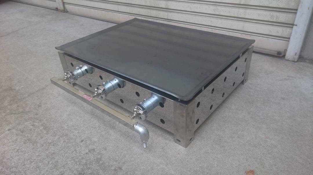 新品 鉄板焼き ガスグリラー お好み焼きそば 実演販売  ハンバーガー パティ 当店のハンバーガーのパティはハースグリラーという機械で焼きます