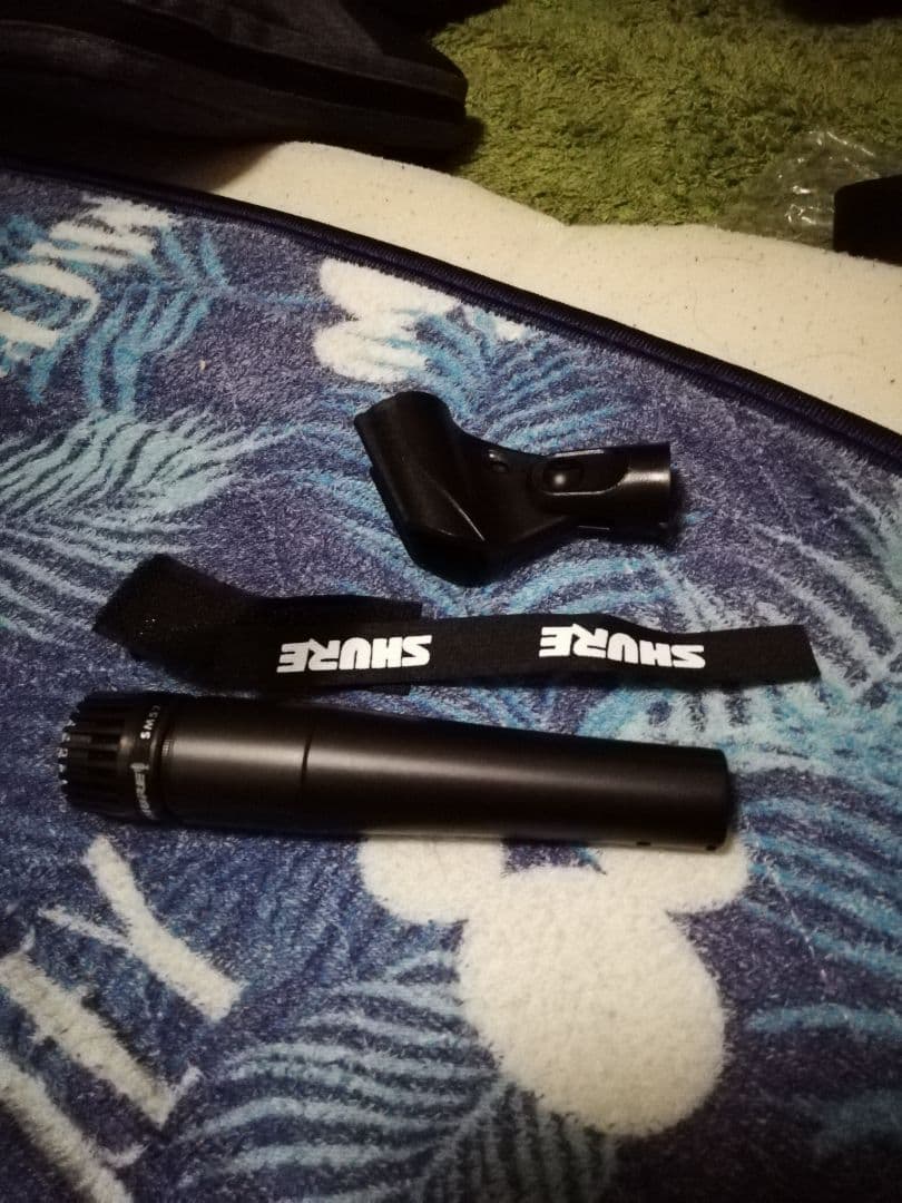 Shure SM57 ダイナミックマイク キャリングケース付き - メルカリ