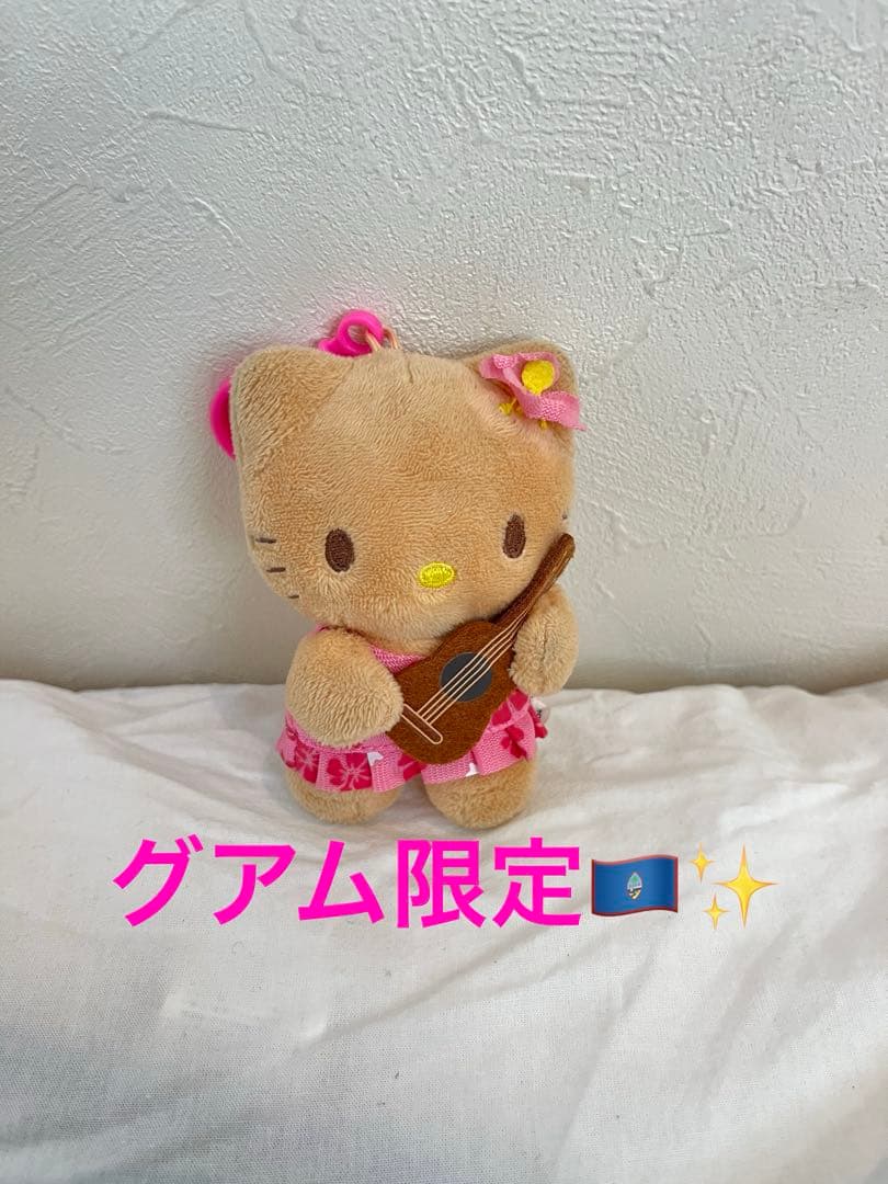 グアム限定】日焼けハローキティ ぬいぐるみ ウクレレ付き - メルカリ