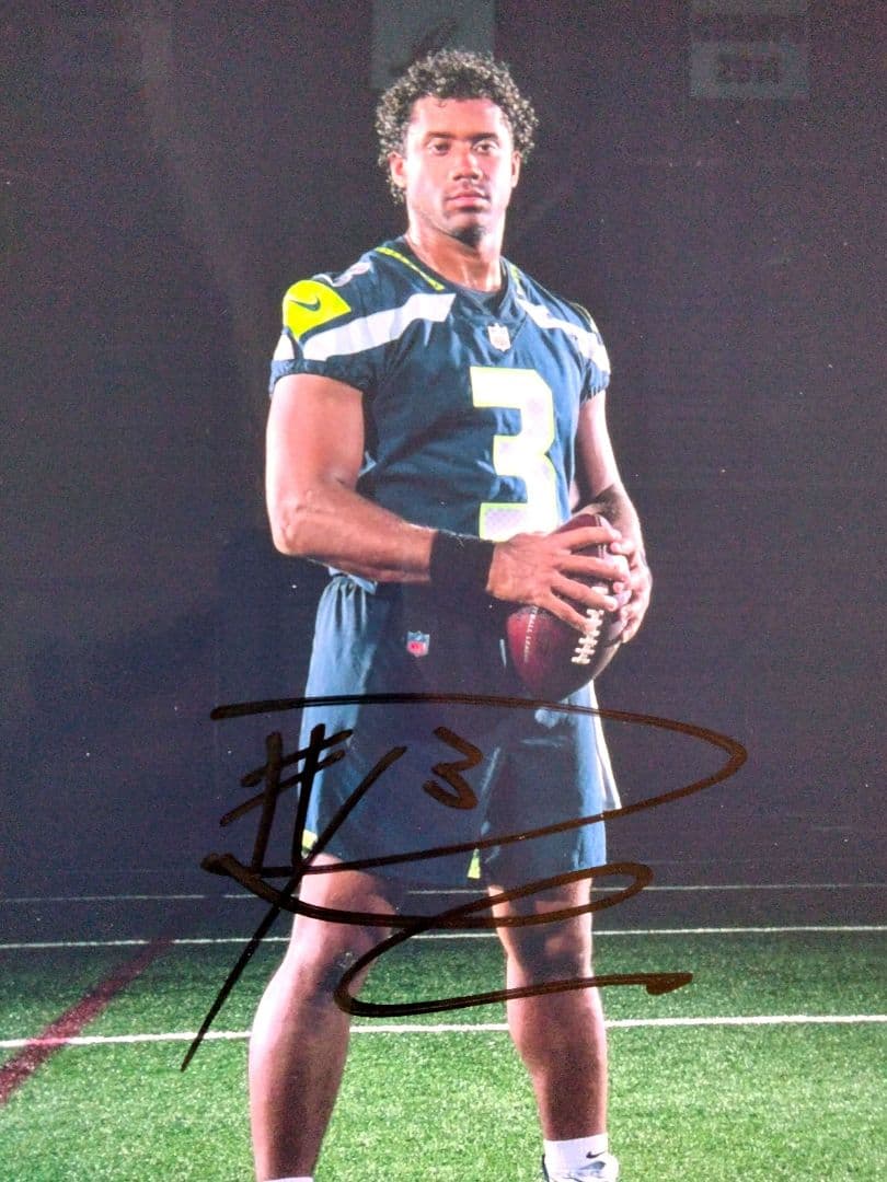 ラッセル・ウイルソン直筆サイン入り超大型写真…Russell Wilson… 硬式用 Wilson Staff DUAL 内野手用 DS型 - ブラックSS by Wilson