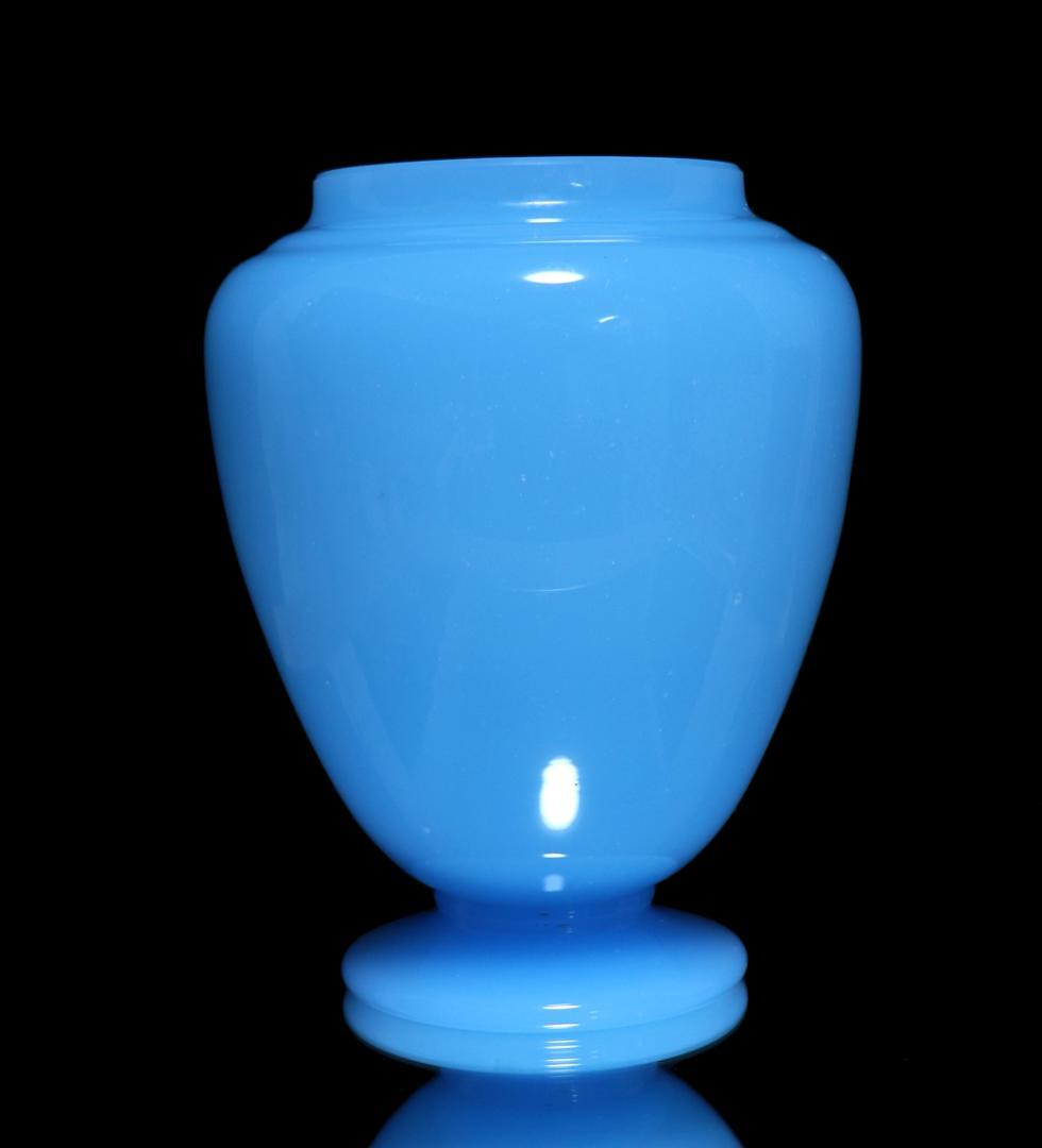 オールド・バカラ 珍品1970年 大型 スカイブルー オパーリンクリスタル製花瓶 オールドバカラ「桜文香水瓶」《アンティックかとう》