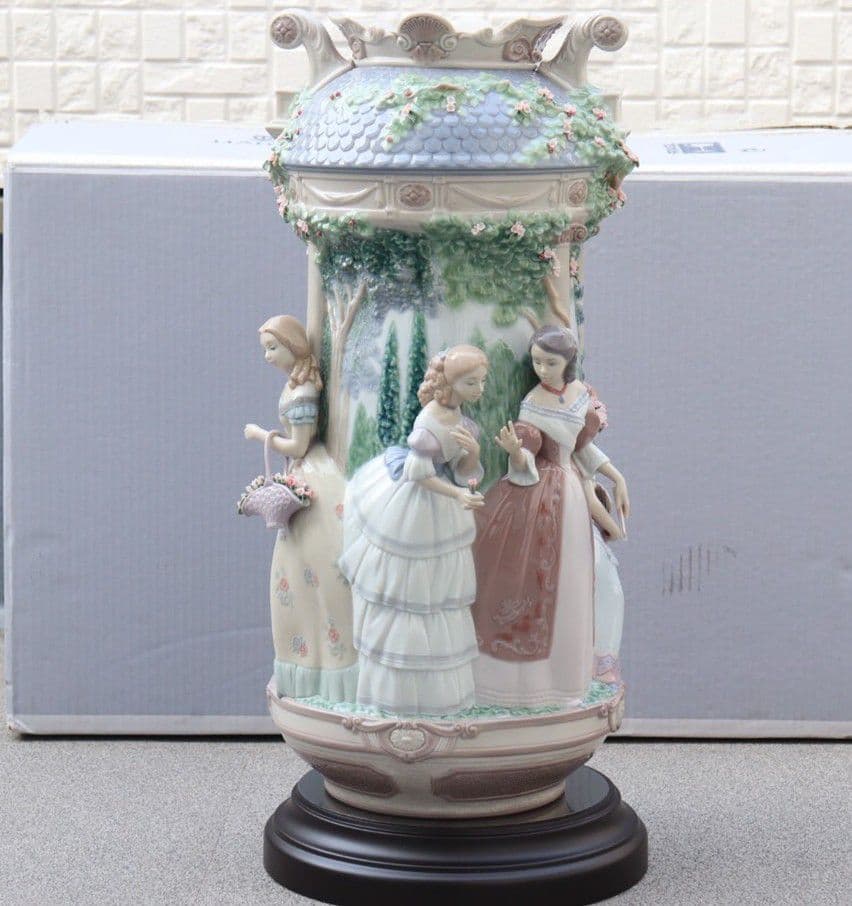 リヤドロ 淑女の庭 500体限定 陶器人形 置物 フィギュリン No1900