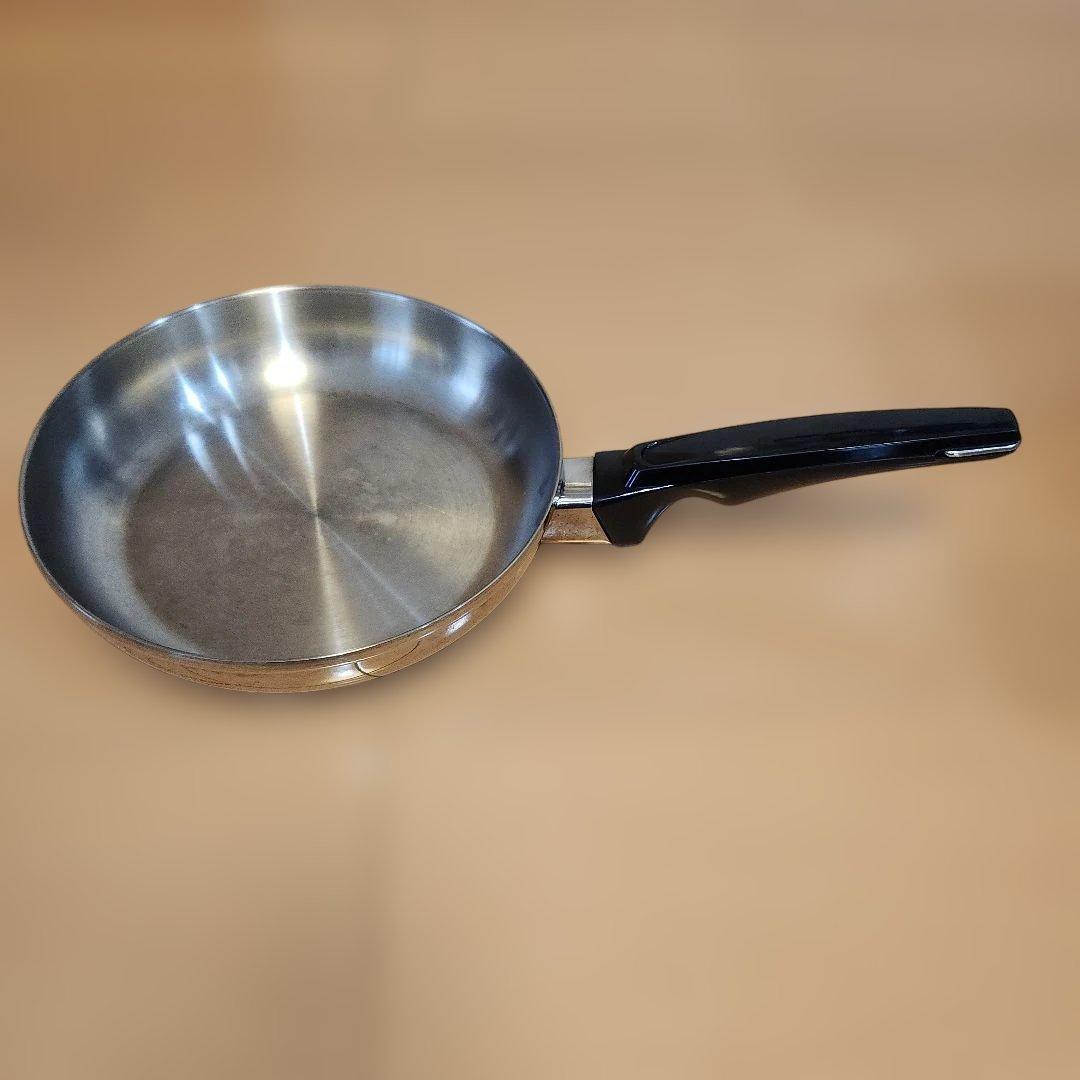 ロイヤルクイーン　スキレットIH対応 royal 新品 ロイヤルクイーン Sun Royal 大スキレット IH対応@ - メルカリ