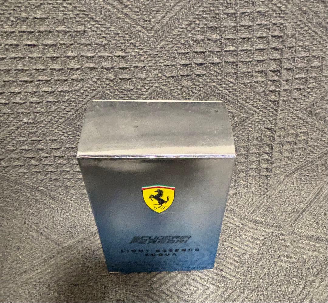 【ほぼ未使用】フェラーリ　ライトエッセンス　アクア　オードトワレ　75ml Amazon | フェラーリ ライトエッセンス アクア オードトワレ 75ml