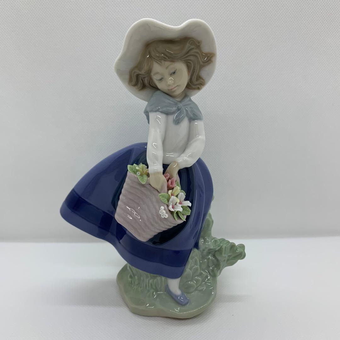 LLADRO リヤドロ　花を摘む少女　きれいな花ばかり　陶器人形 楽天市場】リヤドロ きれいな花ばかり 少女 置物 01005222 LLADRO