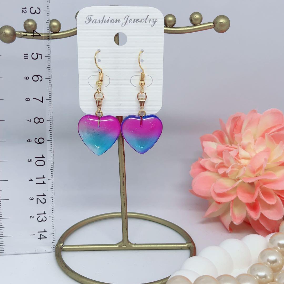 ハンドメイドピアス❤️ピンクブルーのチェコガラスハートピアス