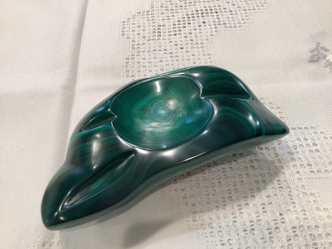 タンザニア原産マラカイトグリーン天然石灰皿 - メルカリ