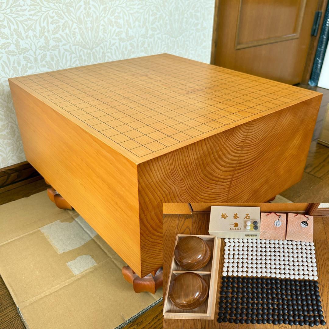 本榧碁盤 碁石＜本蛤白／本那智黒＞ 碁笥＜本桑＞ Amazon | 囲碁 日向特製蛤碁石那智黒碁石 31 実用 厚み8.4mm 木製本欅